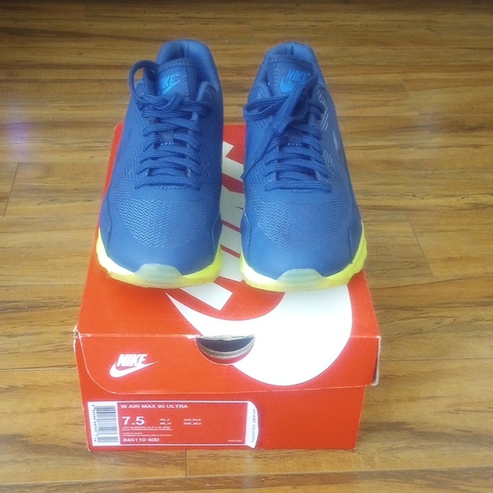Excellent Condition Women's 8 Nike Air Max 90 Ultra Blue and Yellow Sneakers